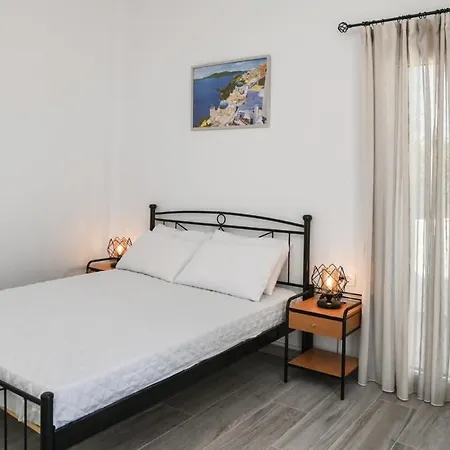 Santorini Life Vibrant Only 50m From The Appartamento *